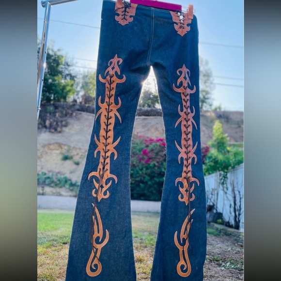 LOOKING FOR - Picture 12 of 13